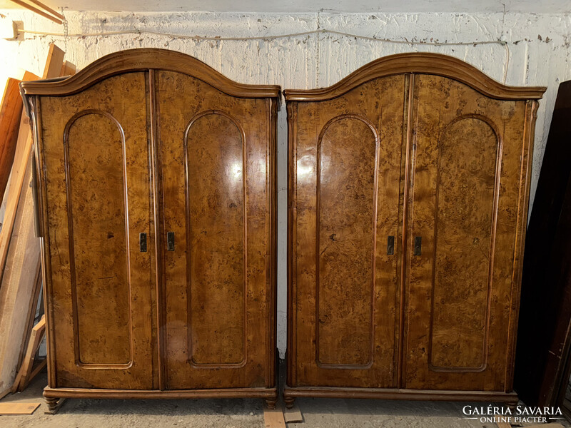 Biedermeier szekrény, akasztós polcos