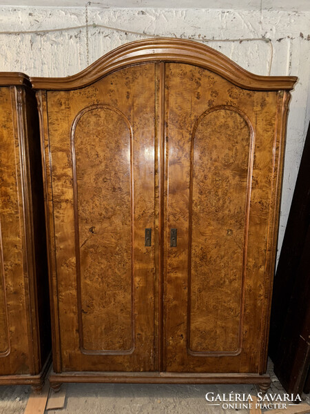 Biedermeier szekrény, akasztós polcos