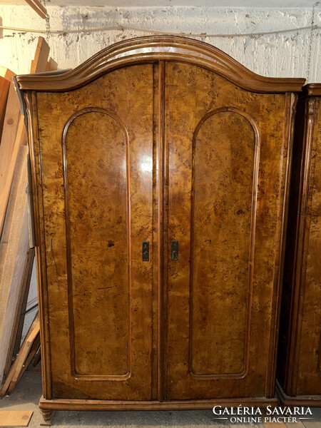 Biedermeier szekrény, akasztós polcos