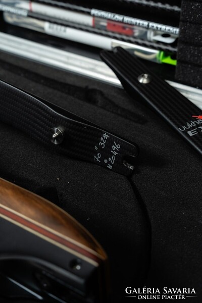 Prémium Takedown Recurve Íj Készlet – Fa–Karbon Íjjal, Karbon Nyílvesszőkkel és teljes csomaggal