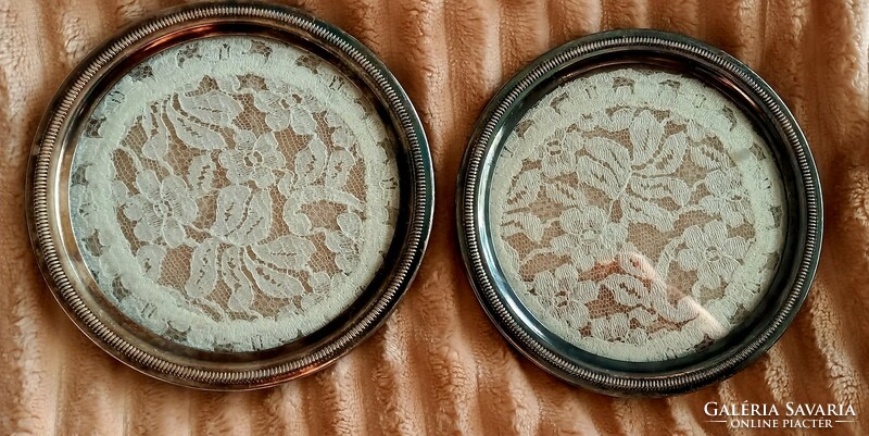 PAZAR 2DB ,ÜVEGEZETT, JELZETT KERETEZETT CSIPKE !