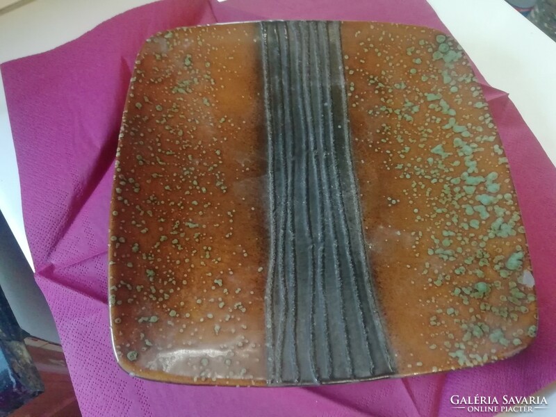 Art deco kerámia kínáló. ﻿Hihetetlen aukciók és akciók folyamatosan !Vegye-Vigye