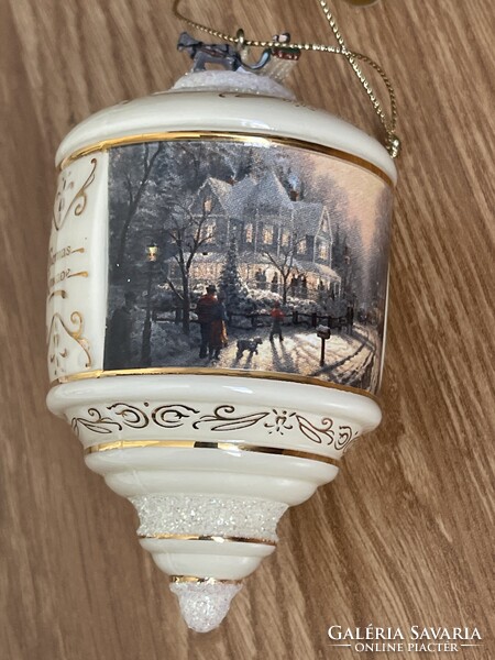 Gyönyörű vaj színű,  üveg karácsonyfa dísz, nem volt használva.