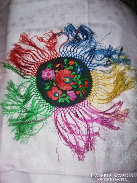 Régi Matyó terítő ritka szépségek kerülnek ma fel az oldalra.Több száz termék Aukció Akció a terméke