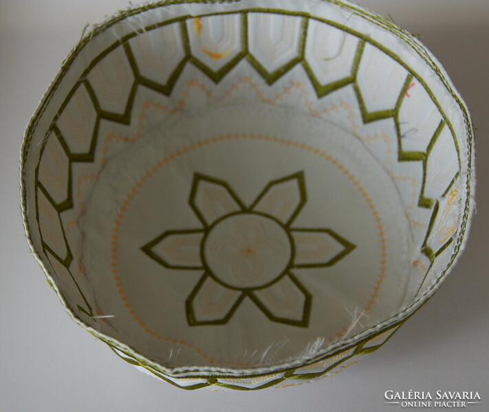 Muszlim arab sapka kufi topi / feher himzett