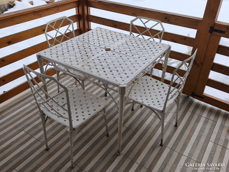 Ritka Alumínium kerti garnitúra, „bambusz hatású" formavilággal. 4+1db