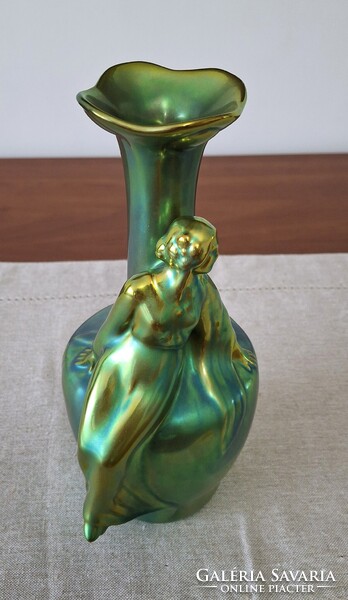 Zsolnay Eozin Váza – Ülő leányalakkal, 24 cm, Hibátlan, vitrin állapot