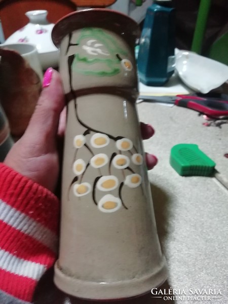 Régi váza 3.a képeken látható állapotban 17.5 cm.Akció Aukció több száz termék vegye vigye