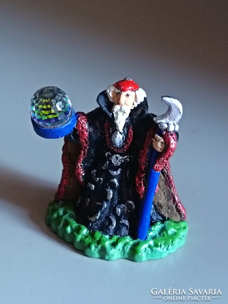 Gyűjtői fémöntvény figura-szobor, rendkívül szép, részletgazdag darab.