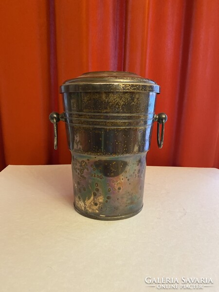 Antik , elegáns ezüstözött pezsgősvödör .