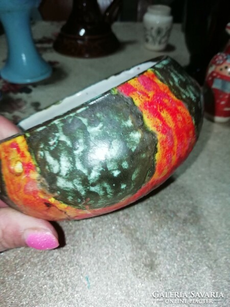 Kerámia váza 34. képeken látható állapotban van.Akció Aukció több száz termék vegye vigye