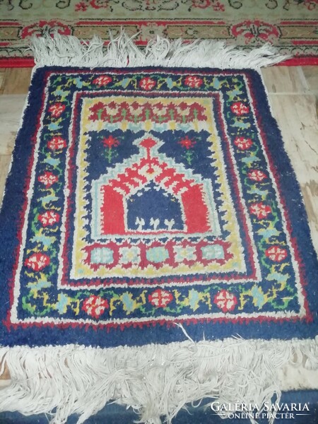 Ima szőnyeg egyedi mintás régi 50 cm x 40 cm Akció Aukció több száz termék vegye vigye