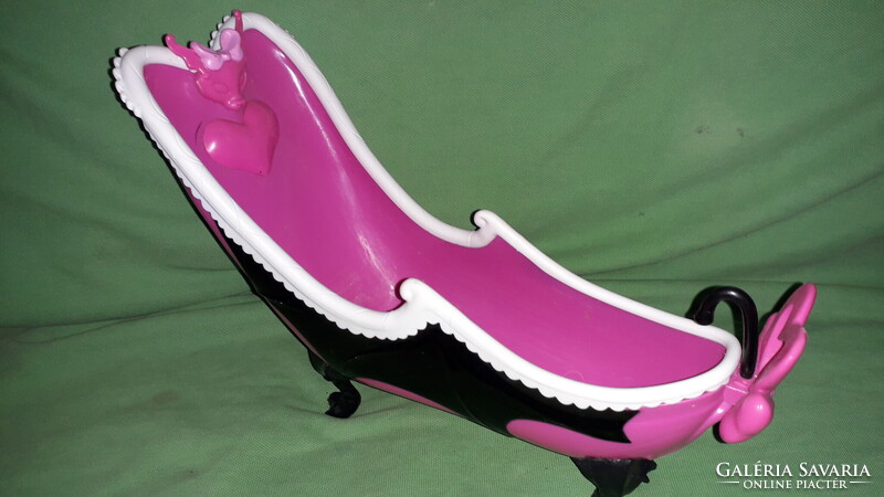 Eredeti MATTEL - MONSTER HIGH BARBIE baba szoba bútor rémes fürdőkád BABÁVAL 30X20cm a képek szerint