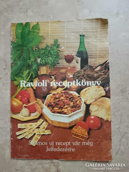 Marcato Atlas tésztagép és nyújtógép + 1 mm, 3 mm, spagetti és a Ravioli 45x45 mm adapter.