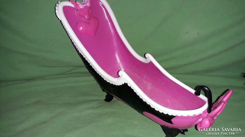 Eredeti MATTEL - MONSTER HIGH BARBIE baba szoba bútor rémes fürdőkád BABÁVAL 30X20cm a képek szerint