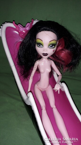 Eredeti MATTEL - MONSTER HIGH BARBIE baba szoba bútor rémes fürdőkád BABÁVAL 30X20cm a képek szerint