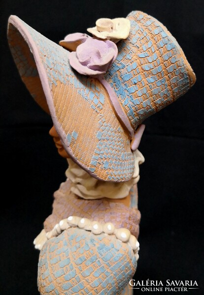 DT/490. – Bod Éva – Kalapos hölgy (42 cm)