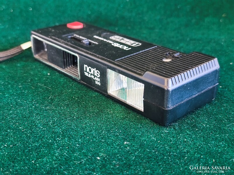 Noris Tele-Flash 200 110 filmes retro kompakt fényképezőgép működő vakuval
