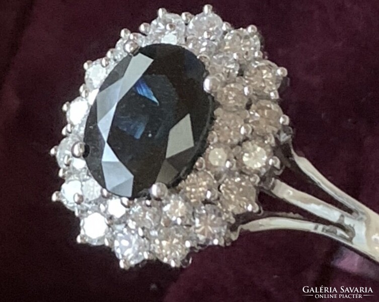 Margaréta Gyűrű 2 ct Zafírral és 0.90 ct Gyémántokkal.Tanúsítvánnyal.