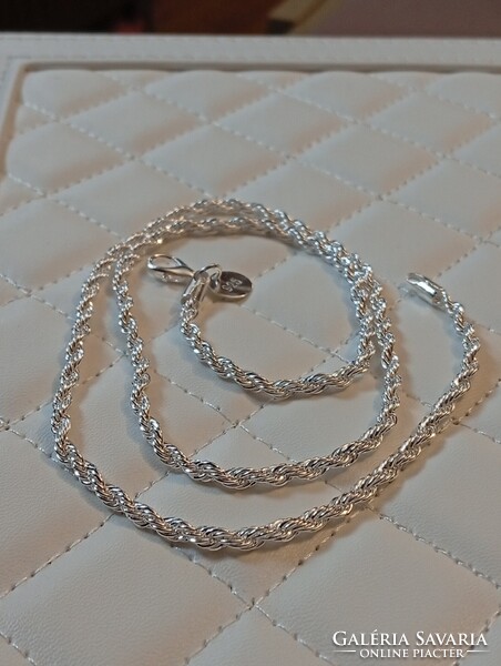 Gyönyörű csavart mintázatú 925 ös ezüst nyaklánc
