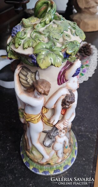 Nápolyi porcelánfajansz fedeles korsó