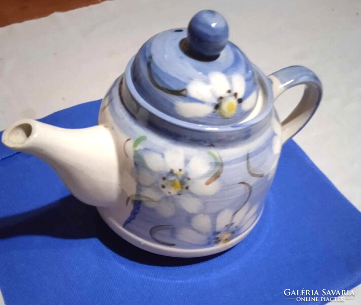 English Tea Pot in good condition 12 cm high and ready to be shipped
