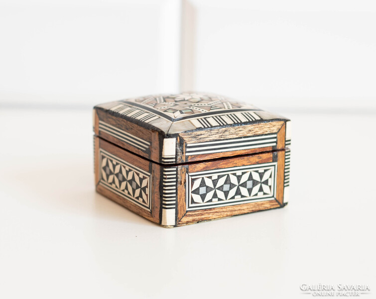 Vintage gyöngyház mozaikos díszdoboz - kincsesláda, ékszeres doboz