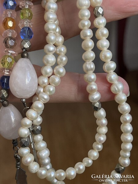 Igazgyöngy gyöngysor nagyobb szemekből, nagyon szép extra hosszú.