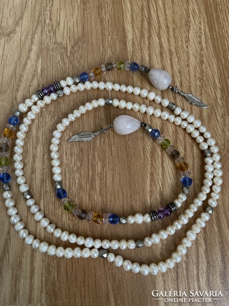 Igazgyöngy gyöngysor nagyobb szemekből, nagyon szép extra hosszú.