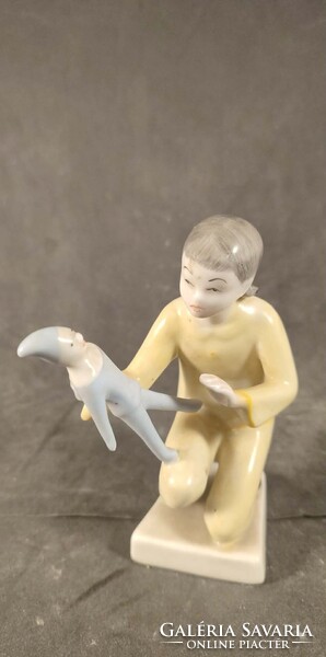 Hollóházi lány babával 631