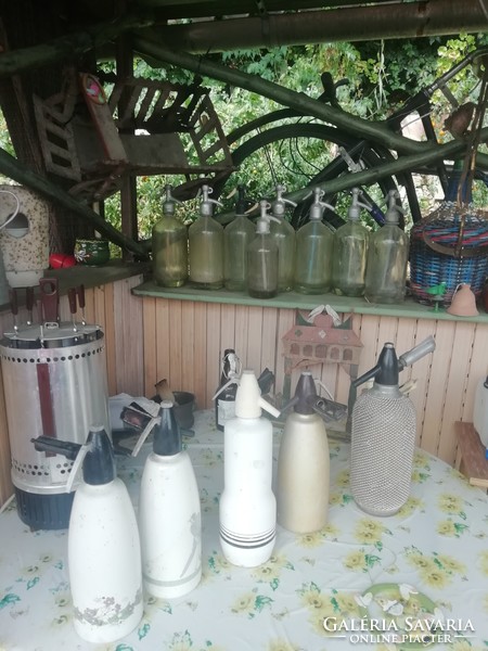 Szódásüvegek a képeken látható állapotban 13 db.Több száz Aukció Akció vegye vigye