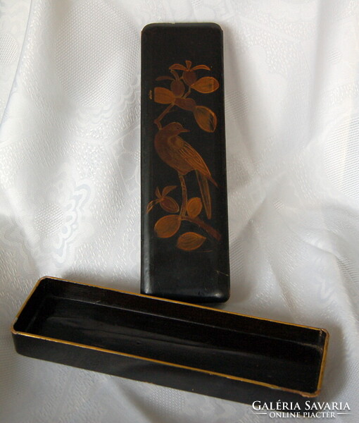 Antik Japán Lakk Doboz – Meidzsi-kor – Kézzel festett madár motívummal (30,5 cm)