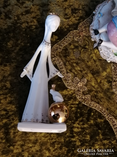 "Királylány és a békakirály" Ősz Szabó Antónia tervezte Aquincumi porcelán figura