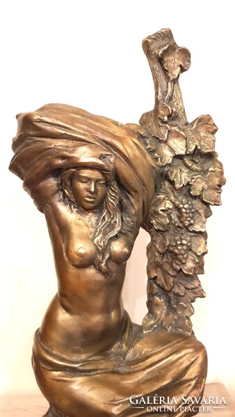 Simorka Sándor - Bronz női akt szőlő lugasnál 2014 5/2