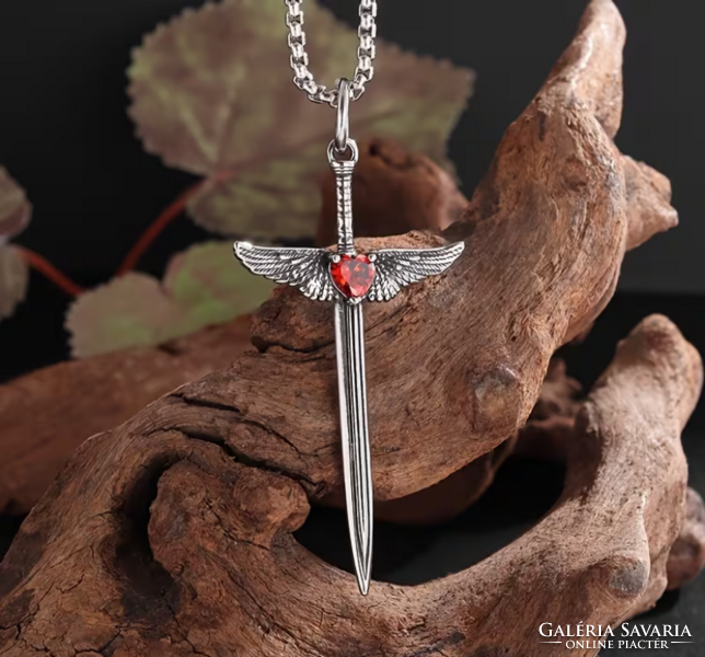 Középkori Angyalszárnyas Kereszt,Kard Medálos Piros cirkónia kővel,nyakláncon szép fényes mind a ke