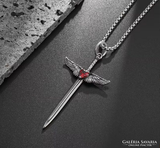 Középkori Angyalszárnyas Kereszt,Kard Medálos Piros cirkónia kővel,nyakláncon szép fényes mind a ke