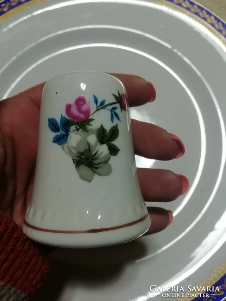 Porcelán sótartó 12. Akció Aukció több száz termék vegye vigye