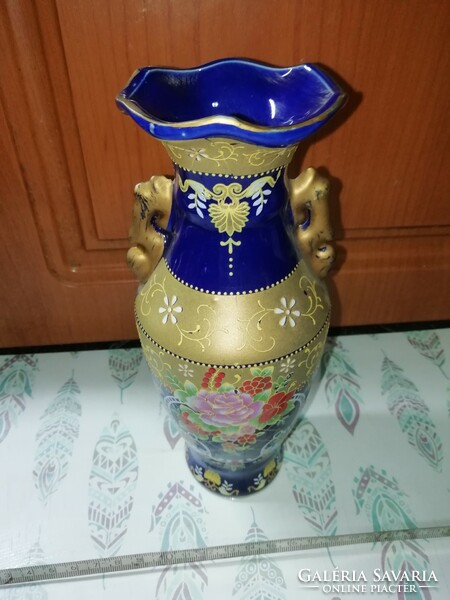 Porcelán váza Chinai 12.a képeken látható állapotban van.Akció Aukció több száz termék vegye vigye