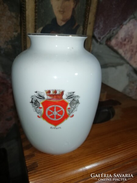 Porcelán váza  29. Akció Aukció több száz termék vegye vigye