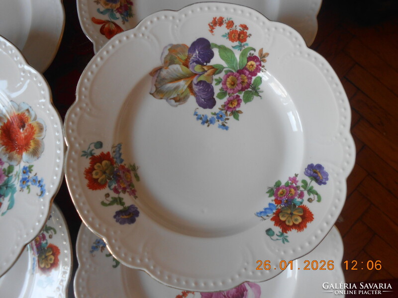 Zsolnay antik gyöngyös tányér készlet