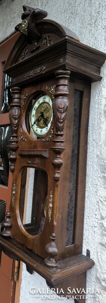 Antik cizellàlt réz díszes faragott Ónémet Bécsi rokokó különleges cizellàlt fali óra feles ütős