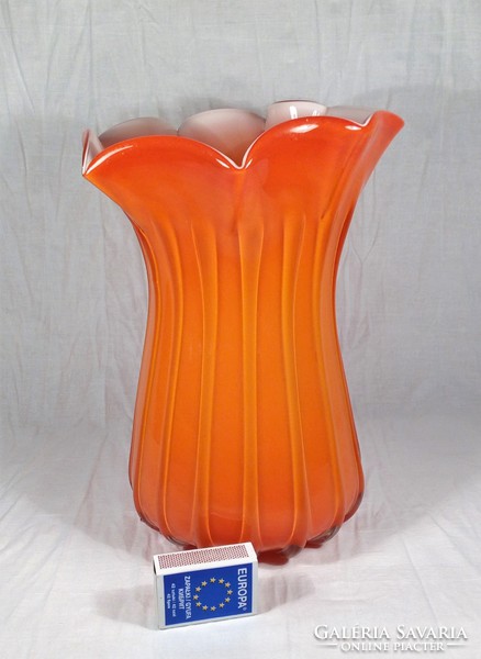 Régi impozáns üvegváza