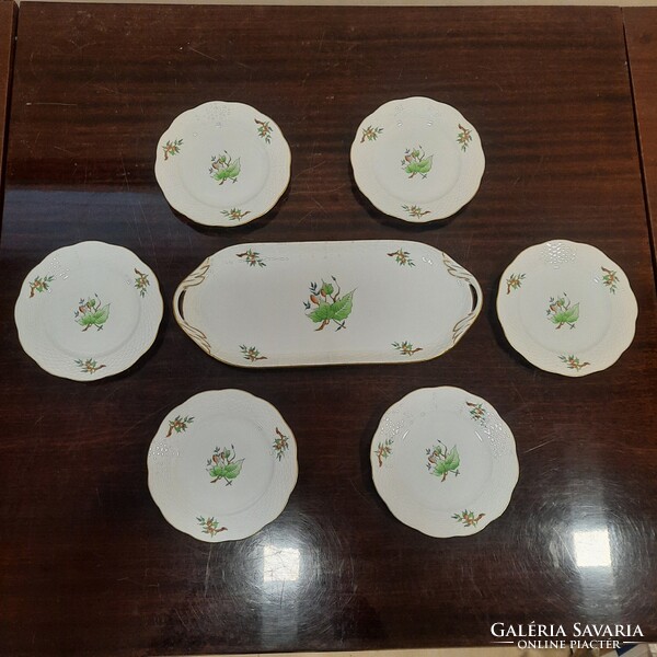 Herendi hecsedli, csipkebogyó mintás porcelán süteményes készlet