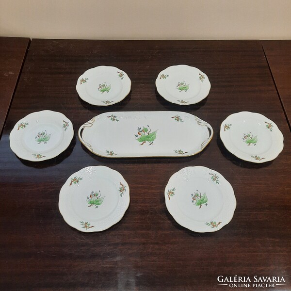 Herendi hecsedli, csipkebogyó mintás porcelán süteményes készlet