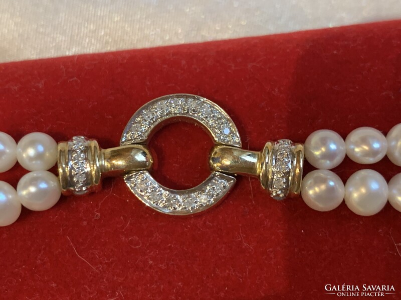 Gyémánt kapocs arany tagokkal dupla soros gyöngy nyakék.Igazolással