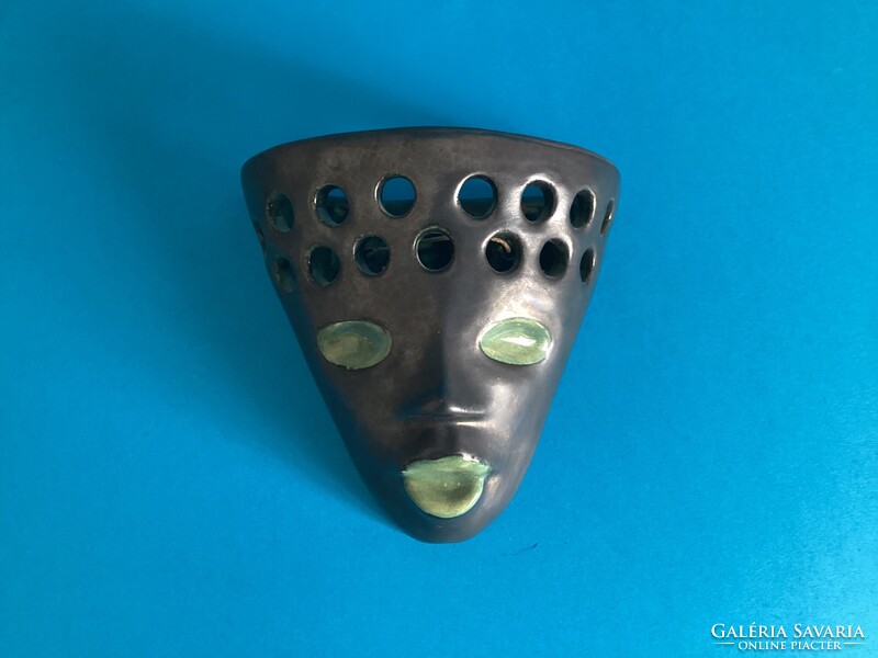 Kerámia fali maszk ( Kiss Roóz Ilona ? ) .