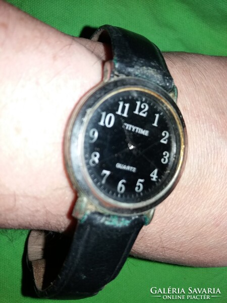 Retro CITY TIME quartz óra elem nélkül nem tesztelt a képek szerint