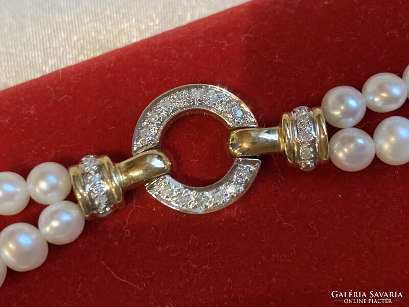 Gyémánt kapocs arany tagokkal dupla soros gyöngy nyakék.Igazolással