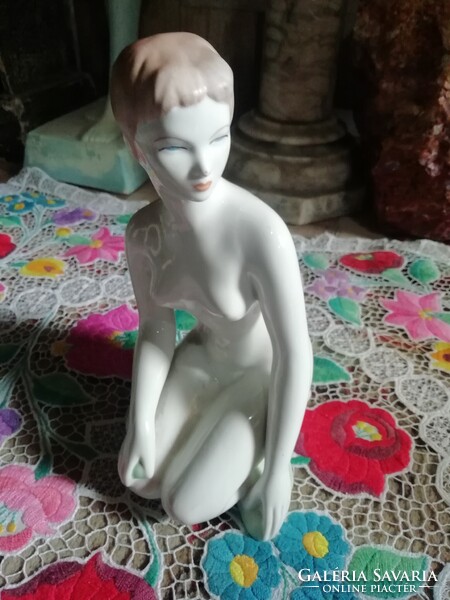 Porcelán Aquincum akt Aukció több száz termék vegye vigye