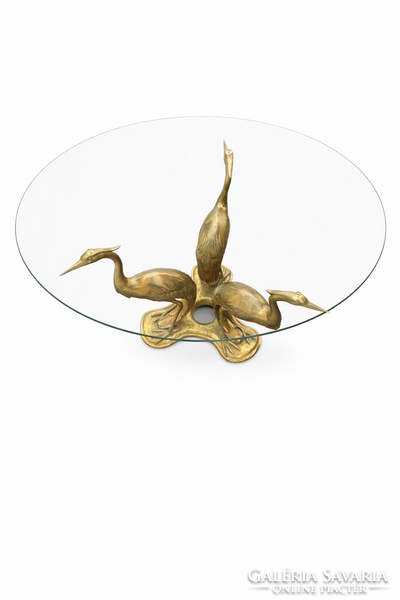 Három daru motívummal díszített bronz kávézóasztal, üveglappal